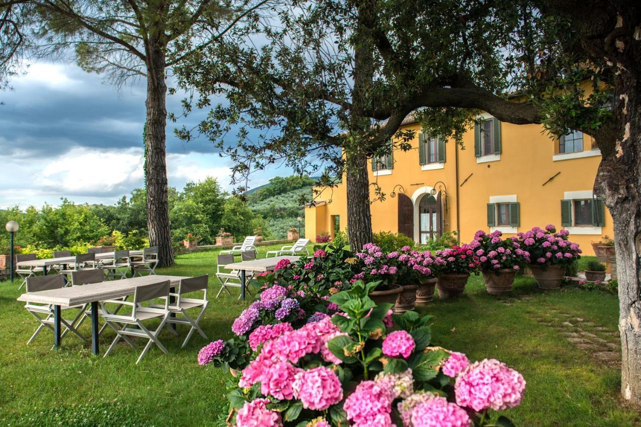 Casa Dei Lecci Apartment โฟลีโญ ภายนอก รูปภาพ