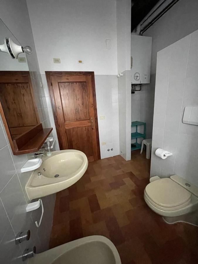 Casa Dei Lecci Apartment โฟลีโญ ภายนอก รูปภาพ
