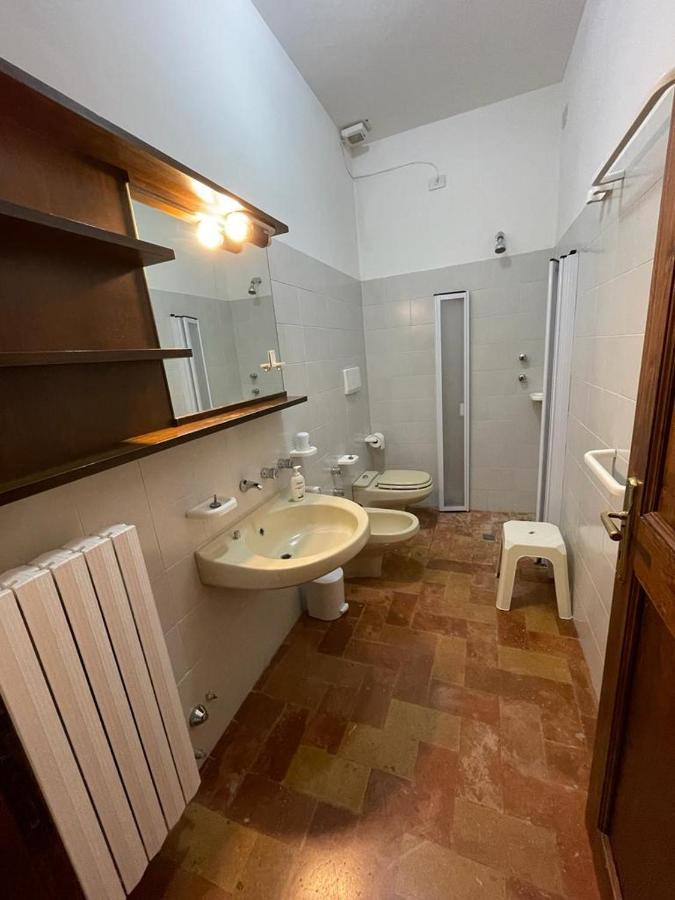 Casa Dei Lecci Apartment โฟลีโญ ภายนอก รูปภาพ