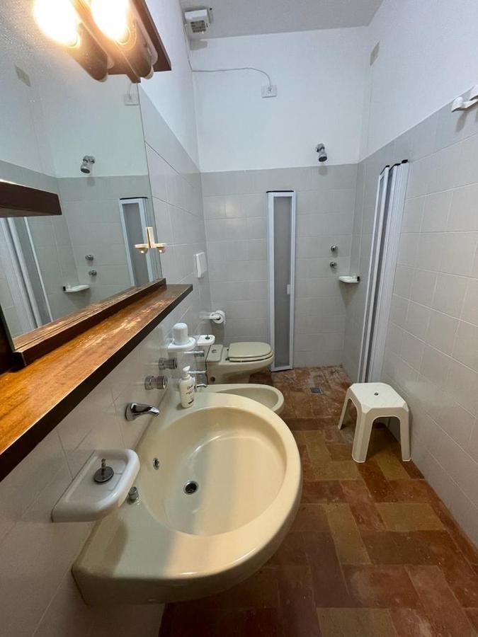 Casa Dei Lecci Apartment โฟลีโญ ภายนอก รูปภาพ