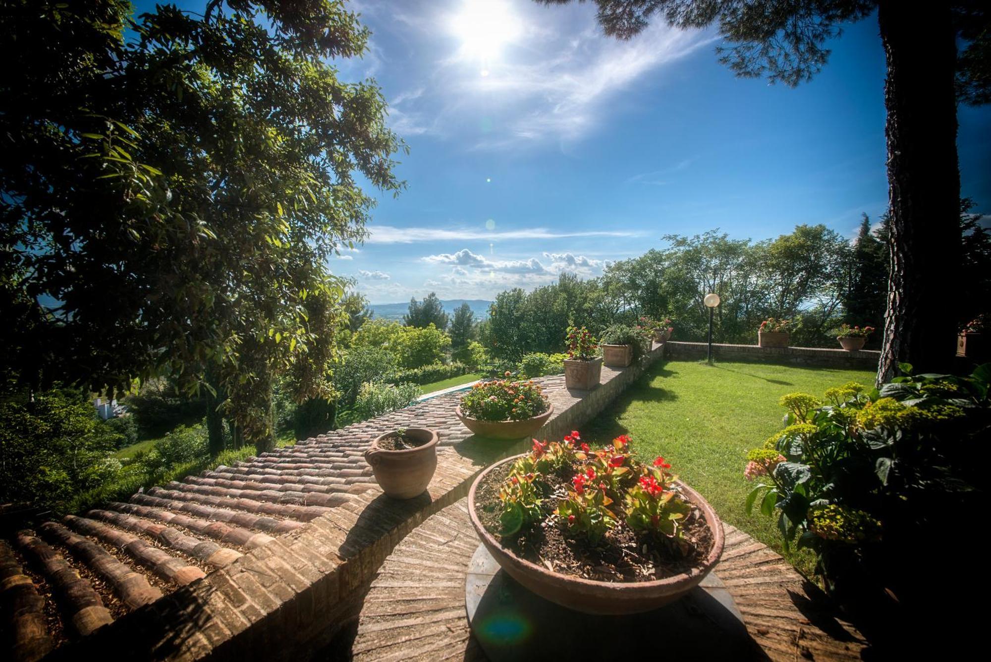 Casa Dei Lecci Apartment โฟลีโญ ภายนอก รูปภาพ