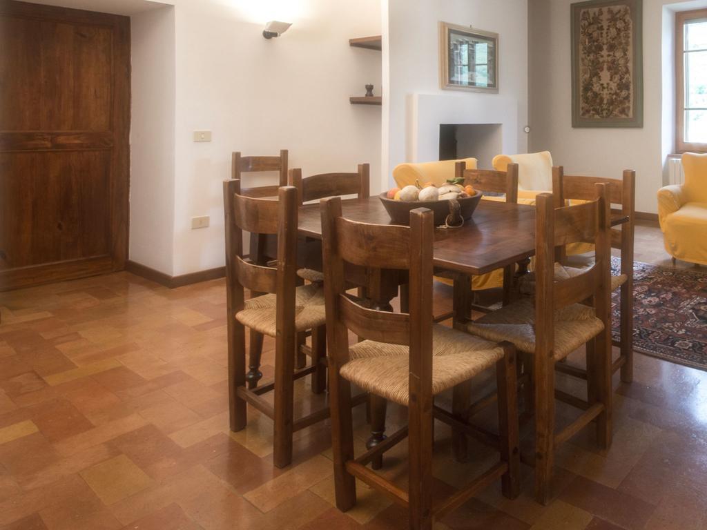 Casa Dei Lecci Apartment โฟลีโญ ภายนอก รูปภาพ