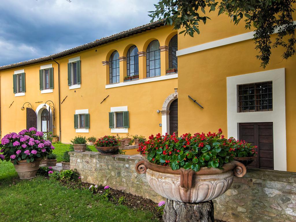 Casa Dei Lecci Apartment โฟลีโญ ภายนอก รูปภาพ