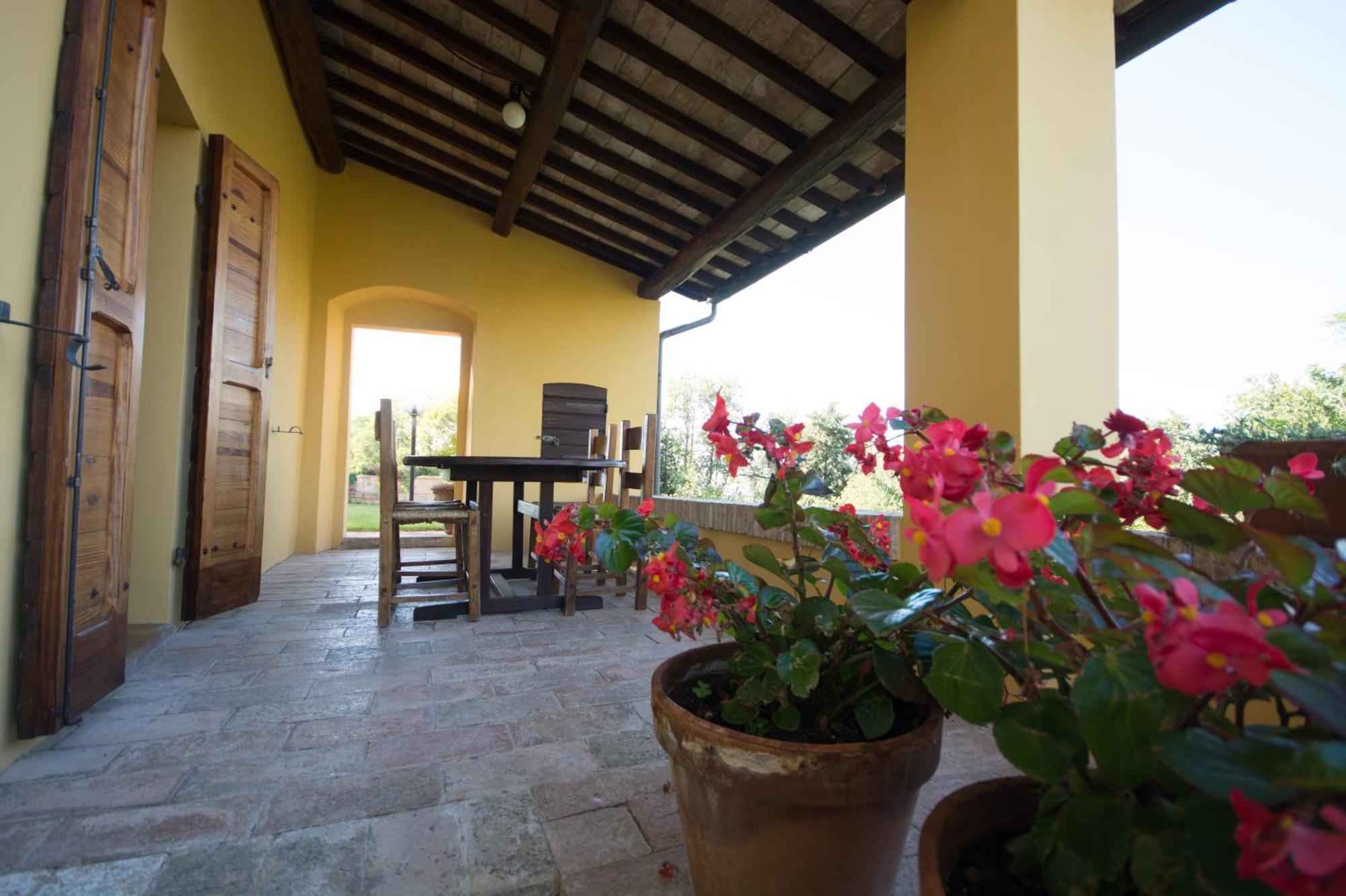 Casa Dei Lecci Apartment โฟลีโญ ภายนอก รูปภาพ