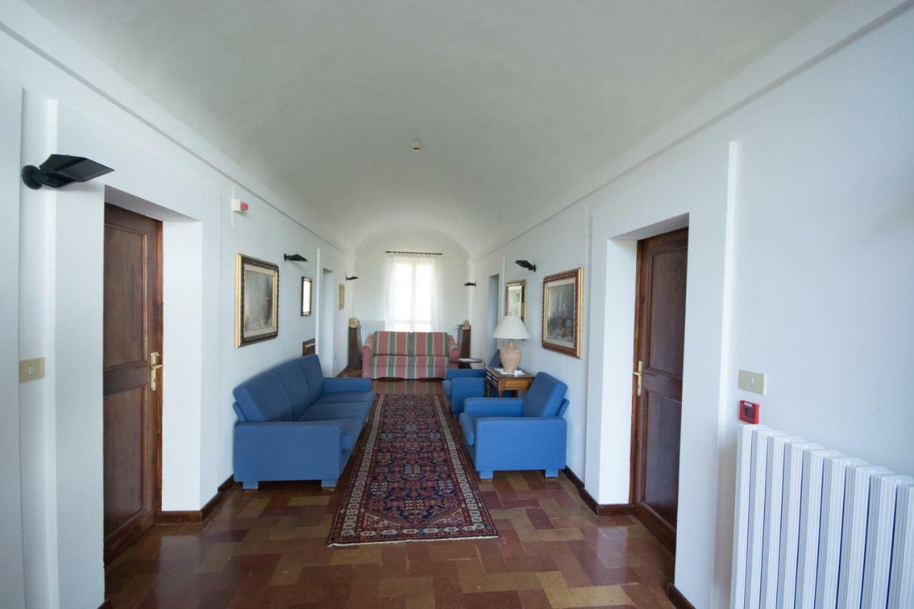 Casa Dei Lecci Apartment โฟลีโญ ภายนอก รูปภาพ
