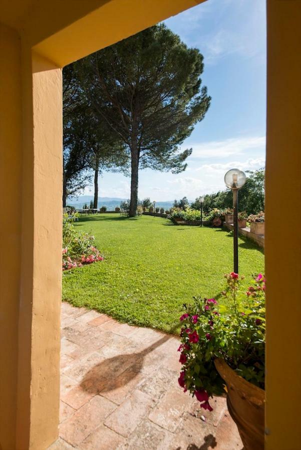 Casa Dei Lecci Apartment โฟลีโญ ภายนอก รูปภาพ