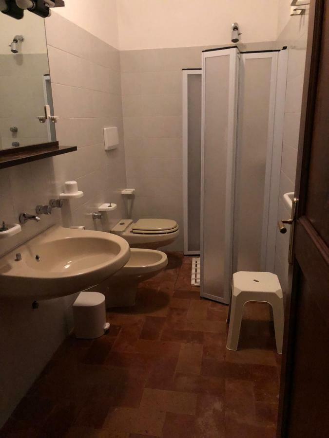 Casa Dei Lecci Apartment โฟลีโญ ภายนอก รูปภาพ